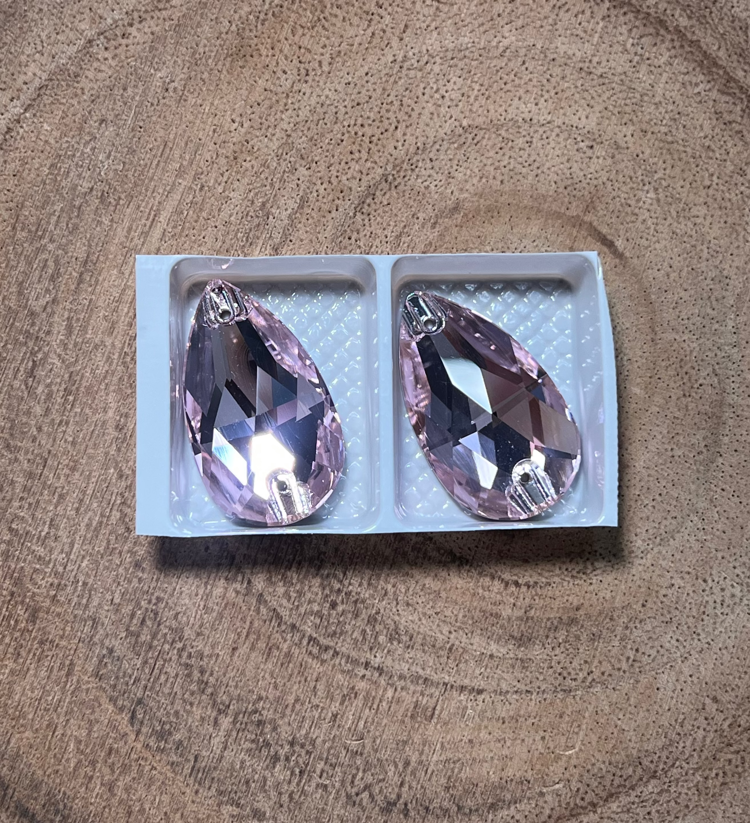 Teardrop Gem Light Rose 17x28mm