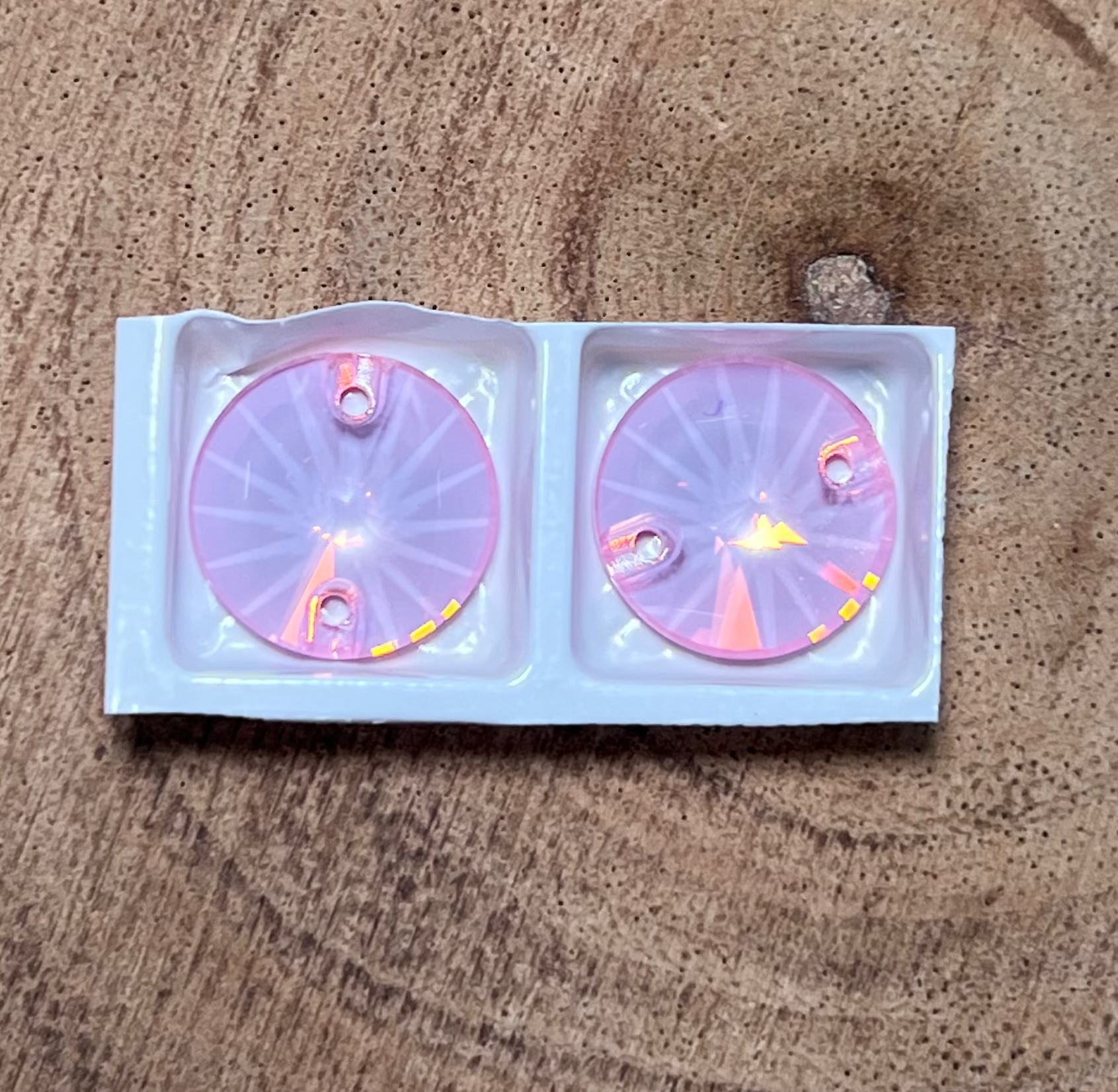 Rivoli Flatback 14mm Rosaline