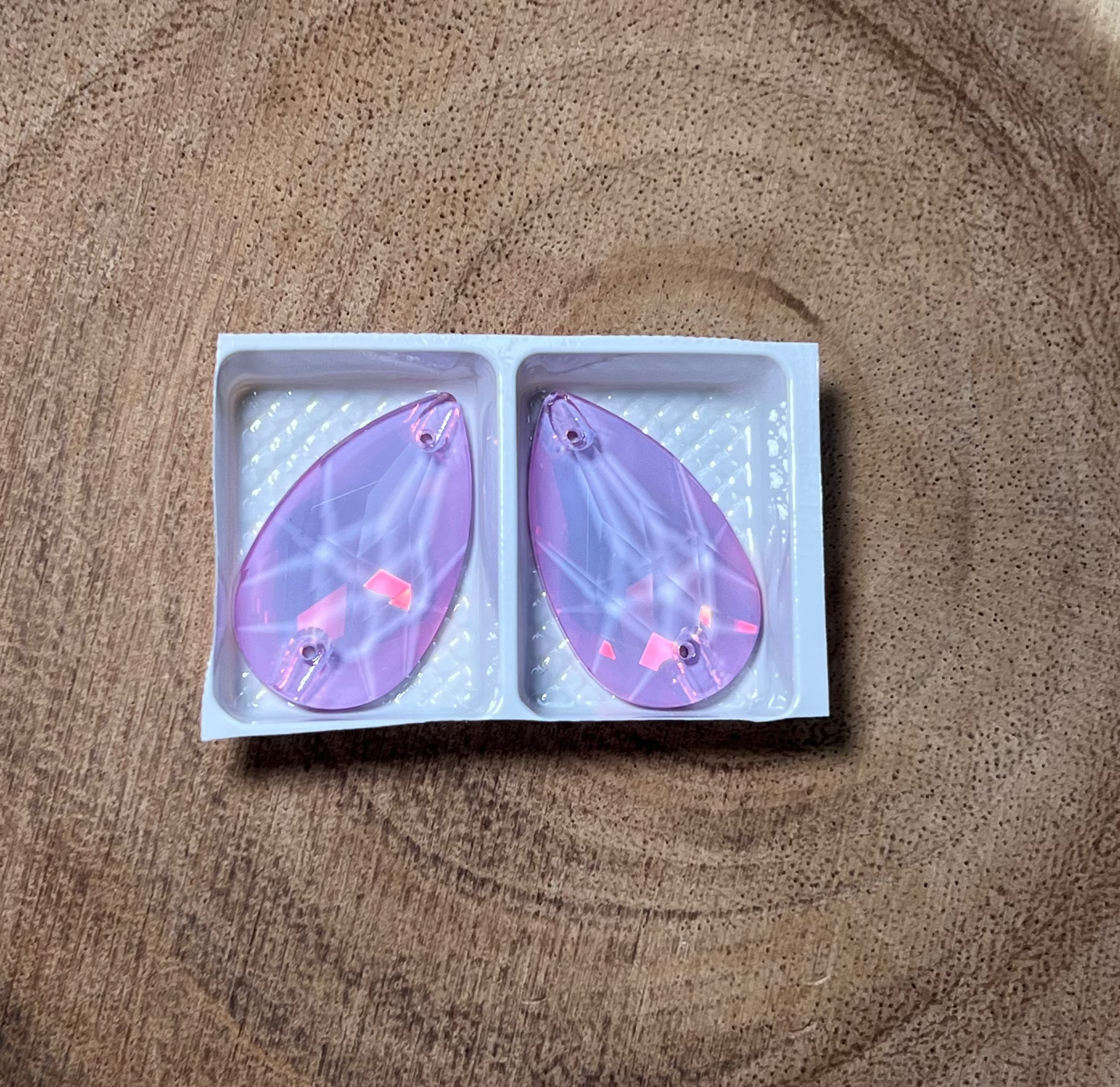 Teardrop Gem Lavender 17x28mm
